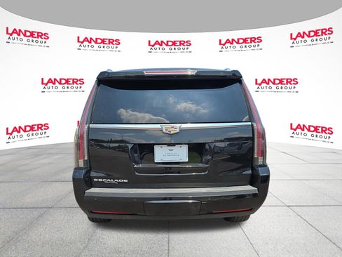 Used 2020 Cadillac Escalade Luxury AWD/4WD image 4