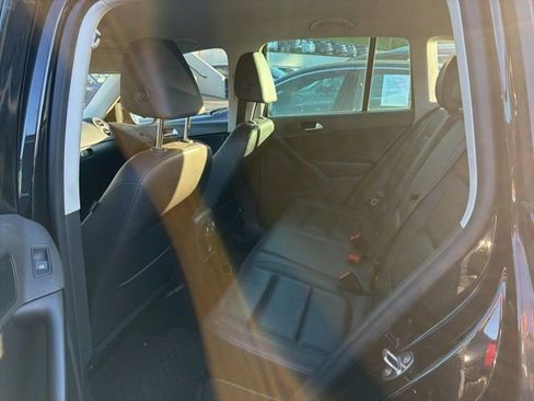 Used 2016 Volkswagen Tiguan S FWD image 9