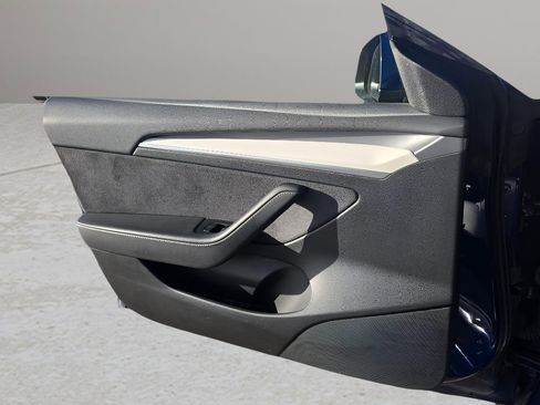 Used 2022 Tesla Model 3 Long Range image 16
