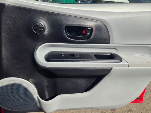 Used 2014 Toyota Prius C One image 15