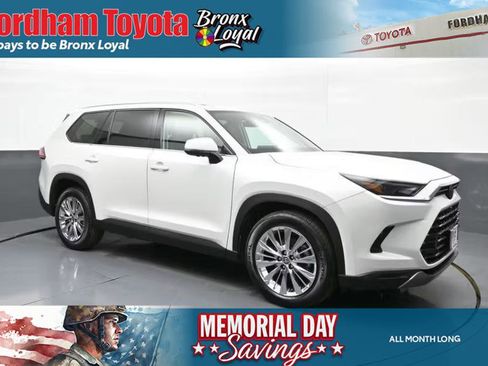 Used 2024 Toyota Grand Highlander AWD image 1