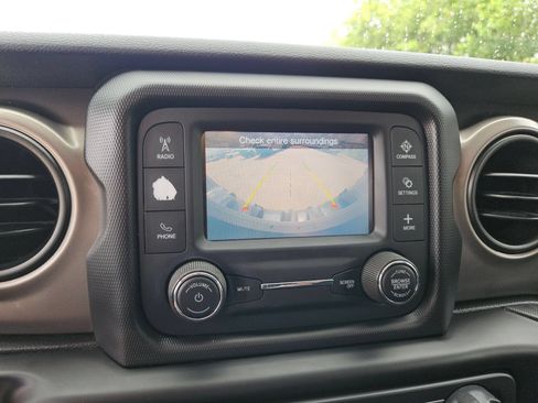 Used 2020 Jeep Wrangler Sport AWD/4WD image 17