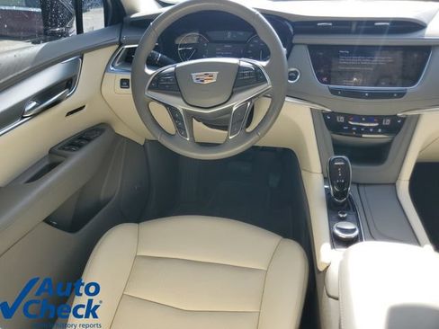 Used 2021 Cadillac XT5 Premium Luxury w/ LPO, Floor Liner Package FWD image 17