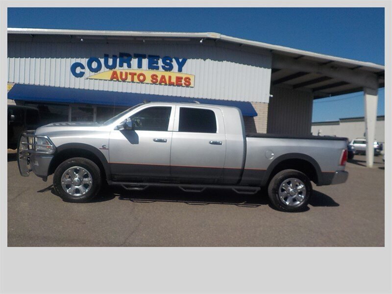 Used 2014 RAM 3500 Laramie AWD/4WD image 3