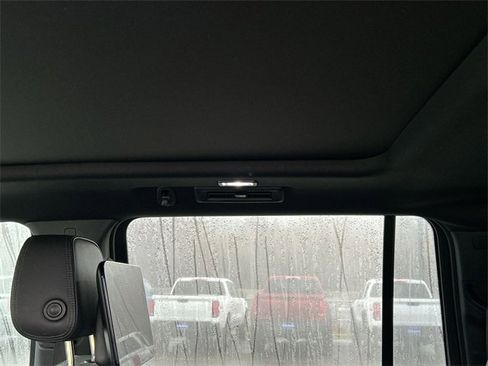 Used 2021 GMC Yukon XL Denali w/ Denali Premium Package image 21