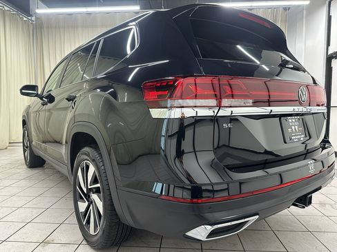 Used 2025 Volkswagen Atlas SE image 9