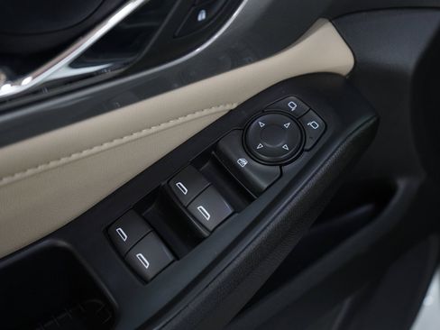 Used 2023 Chevrolet Traverse LS AWD/4WD image 21