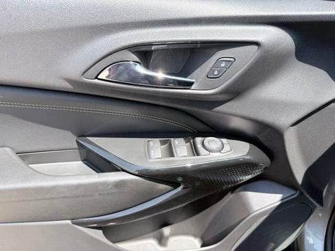 Used 2025 Chevrolet Trax ACTIV FWD image 10