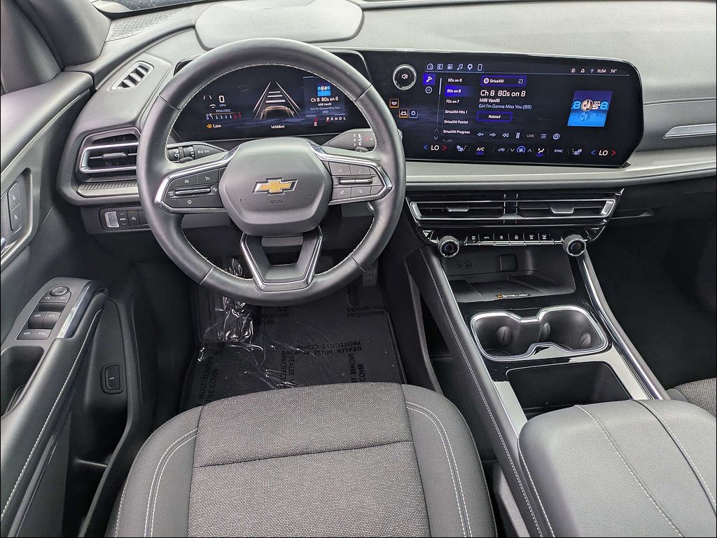 Used 2026 Chevrolet Traverse LT FWD image 17