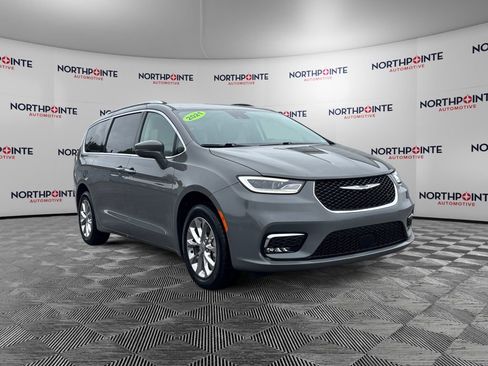 Used 2021 Chrysler Pacifica Touring-L AWD/4WD image 1