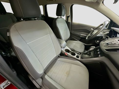 Used 2015 Ford Escape SE image 31