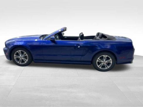 Used 2014 Ford Mustang Premium RWD image 9