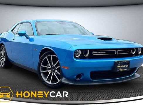 Used 2023 Dodge Challenger R/T RWD image 1