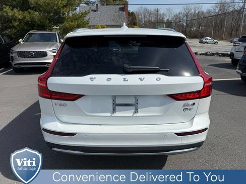 Used 2025 Volvo V60 B5 Cross Country Plus AWD/4WD image 7