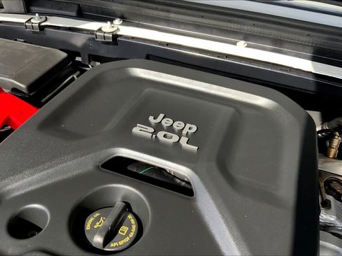 Used 2022 Jeep Wrangler Unlimited Sahara image 31