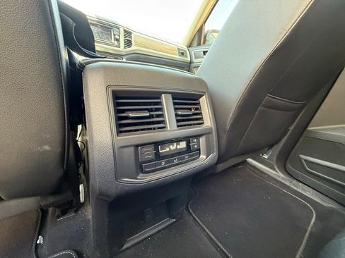 Used 2023 Volkswagen Atlas SE FWD image 15