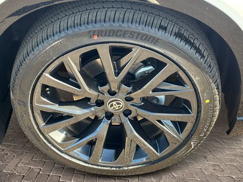 New 2026 Toyota Crown Signia image 9