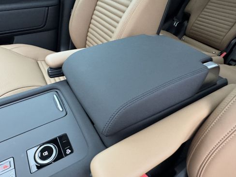 New 2026 Land Rover Discovery Dynamic SE AWD/4WD image 24