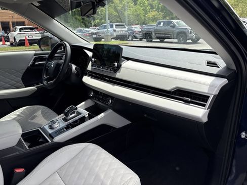 Used 2024 Mitsubishi Outlander SEL AWD/4WD image 23