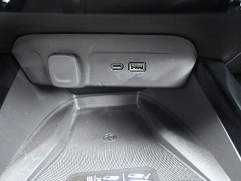 Used 2026 Chevrolet Trax RS w/ Sunroof Package FWD image 20
