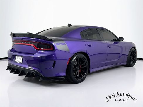 Used 2018 Dodge Charger R/T RWD image 7