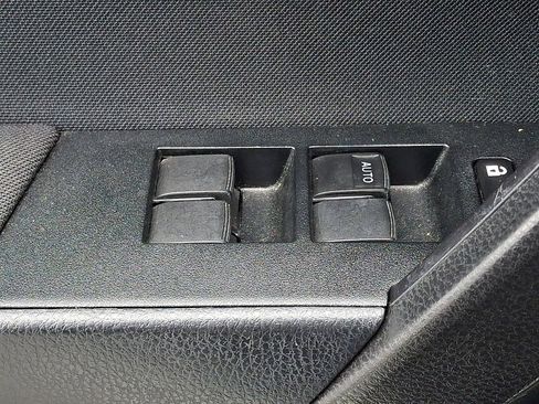 Used 2016 Toyota Corolla LE FWD image 24