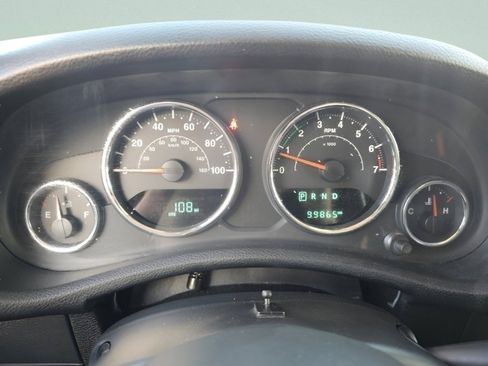 Used 2018 Jeep Wrangler Unlimited Sahara AWD/4WD image 28