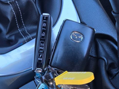 Used 2023 MAZDA MX-5 Miata Club RWD image 34
