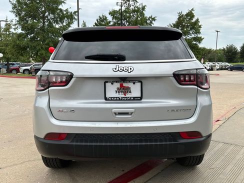 Used 2025 Jeep Compass Limited AWD/4WD image 7