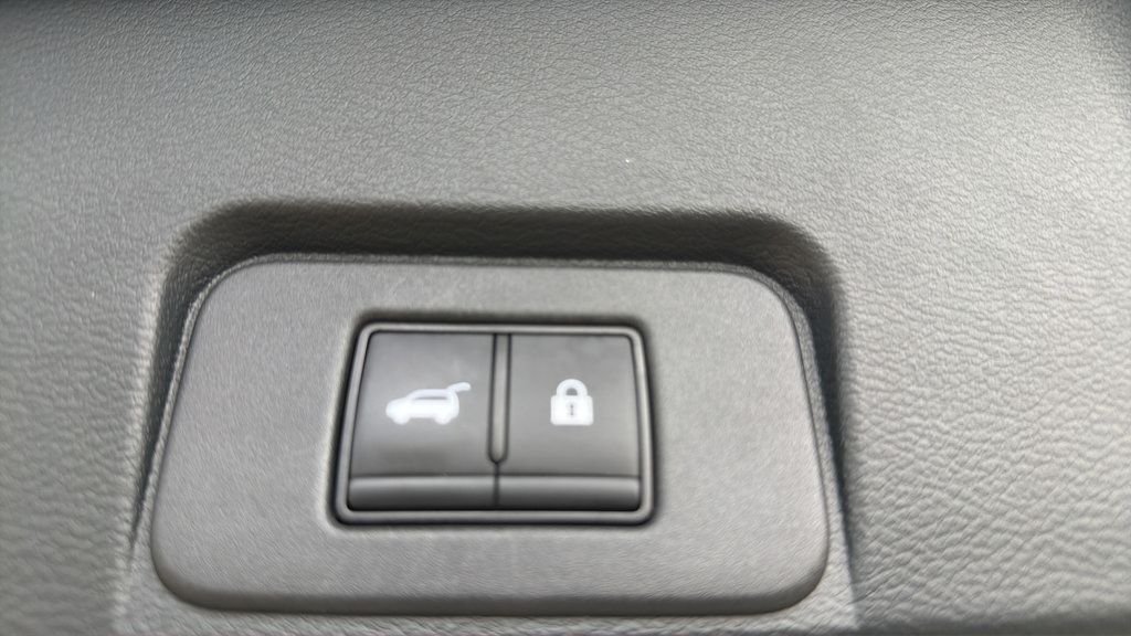 Certified 2024 Nissan Rogue Platinum w/ Platinum Premium Package AWD/4WD image 14