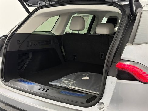 New 2026 Lincoln Nautilus Premier image 8