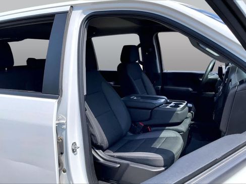 Used 2024 Chevrolet Silverado 2500 Custom w/ Custom Convenience Package AWD/4WD image 9
