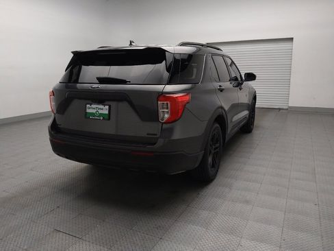 Used 2020 Ford Explorer XLT image 9