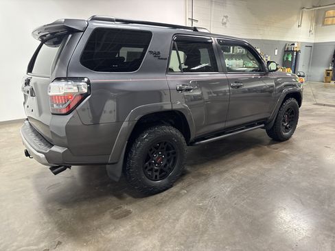 Used 2022 Toyota 4Runner TRD Off-Road Premium AWD/4WD image 3