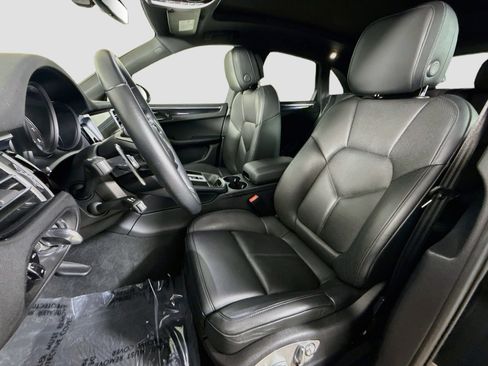 Used 2023 Porsche Macan w/ Premium Package Plus AWD/4WD image 22