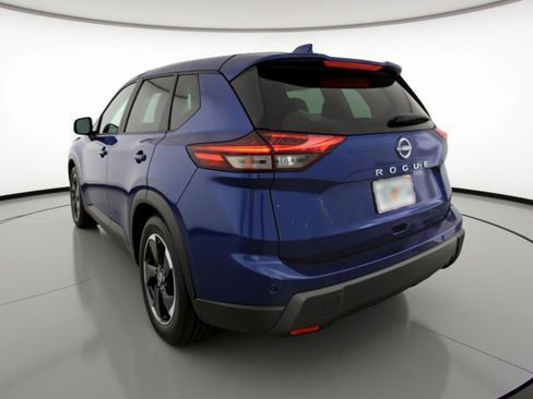 Used 2025 Nissan Rogue SV image 6