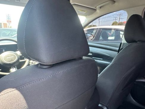 Used 2025 Hyundai Tucson SE FWD image 8