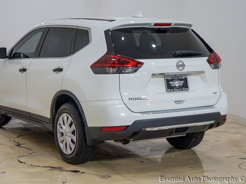 Used 2018 Nissan Rogue S AWD/4WD image 9
