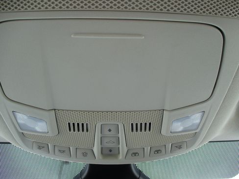 Used 2024 Ford Edge Titanium AWD/4WD image 30