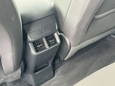 Used 2026 Chevrolet Equinox LT FWD image 13