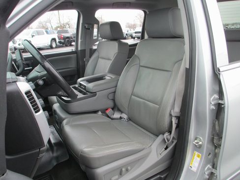 Used 2015 GMC Sierra 1500 SLT w/ Suspension Package, Off-Road image 17