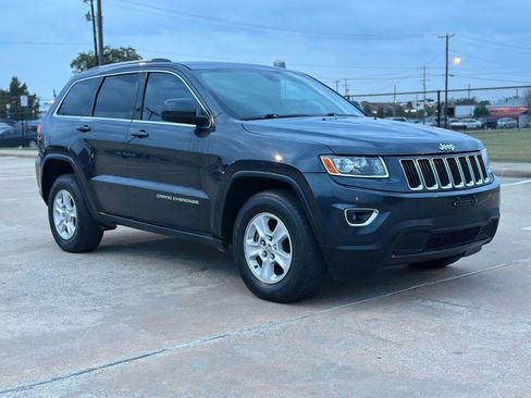 Used 2015 Jeep Grand Cherokee Laredo w/ Quick Order Package 23E AWD/4WD image 3