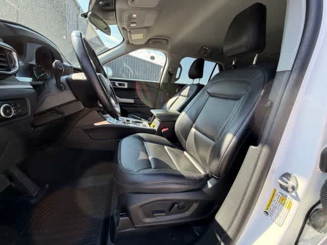 Used 2023 Ford Explorer XLT w/ Equipment Group 202A AWD/4WD image 15