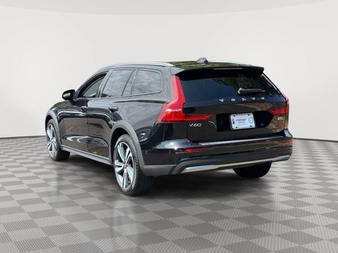 Used 2024 Volvo V60 B5 Cross Country Plus w/ Protection Package Premier AWD/4WD image 5