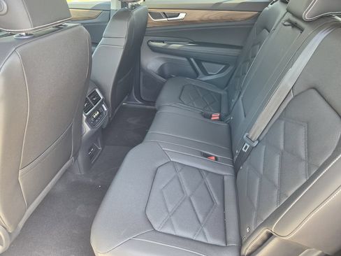 New 2026 Volkswagen Atlas SE FWD image 23