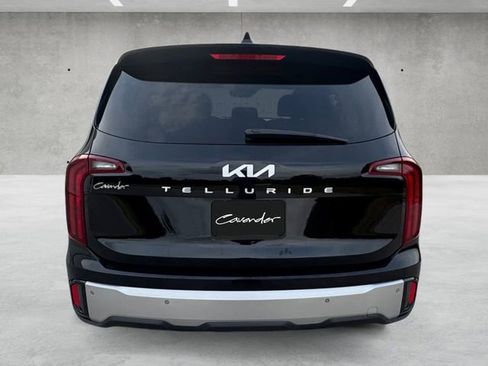 Used 2023 Kia Telluride LX FWD image 15