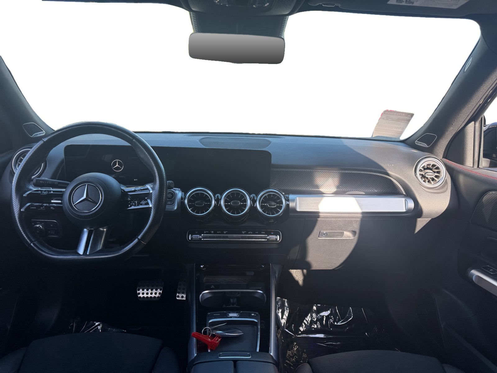 Used 2024 Mercedes-Benz GLB 250 w/ AMG Night Package image 10