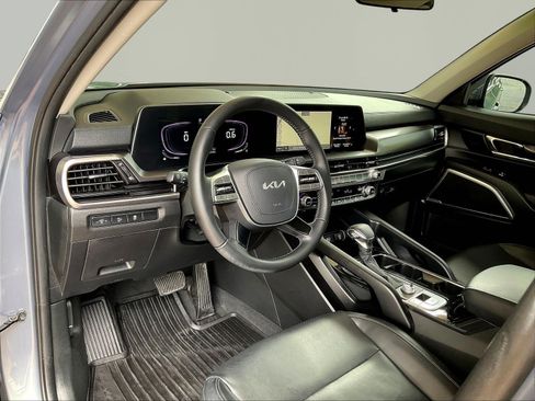 Used 2024 Kia Telluride LX FWD image 16