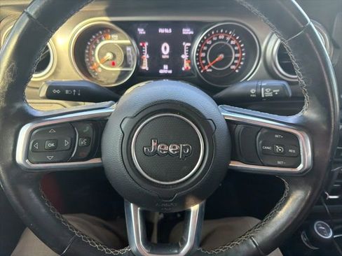 Used 2020 Jeep Gladiator Overland AWD/4WD image 16