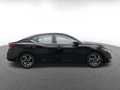 Used 2025 Nissan Sentra SV FWD image 10
